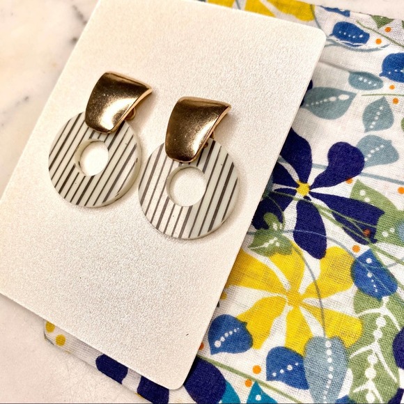 Circle Midcentury Stripe Hoop Goldtone Earrings Geometric Round Retro Pierced - Picture 2 of 9